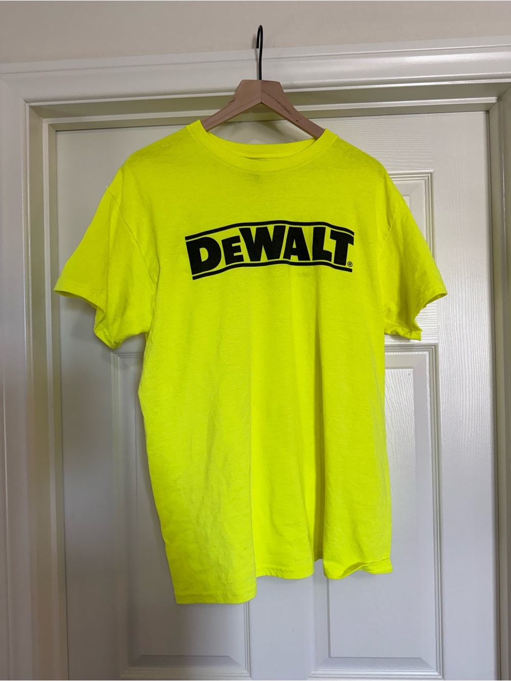 NWOT DeWalt Hi-Vis Safety T-Shirt Large Neon Yellow Heavy Cotton Graphic Tee